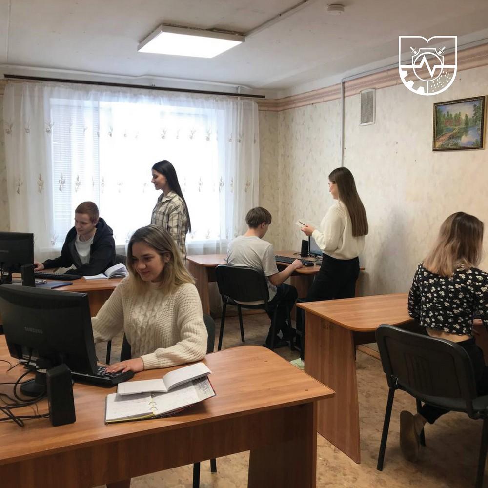 В студенческом общежитии института открылась «Комната для занятий»