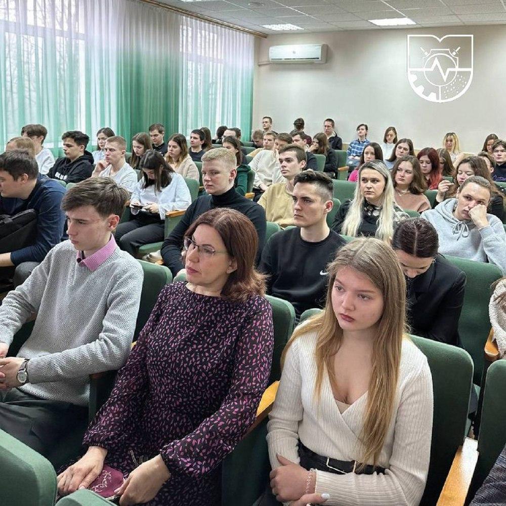 Круглый стол «Профилактика негативных явлений в молодежной среде: проблемы и лучшие практики» 