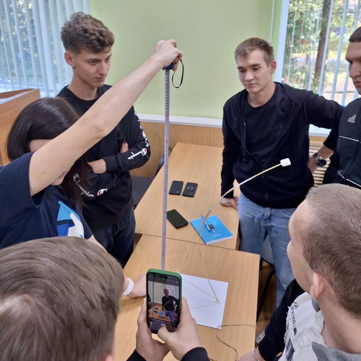 Новое лабораторное оборудование на кафедре УКТС и «практическая мозгобойня» на кафедре радиотехники