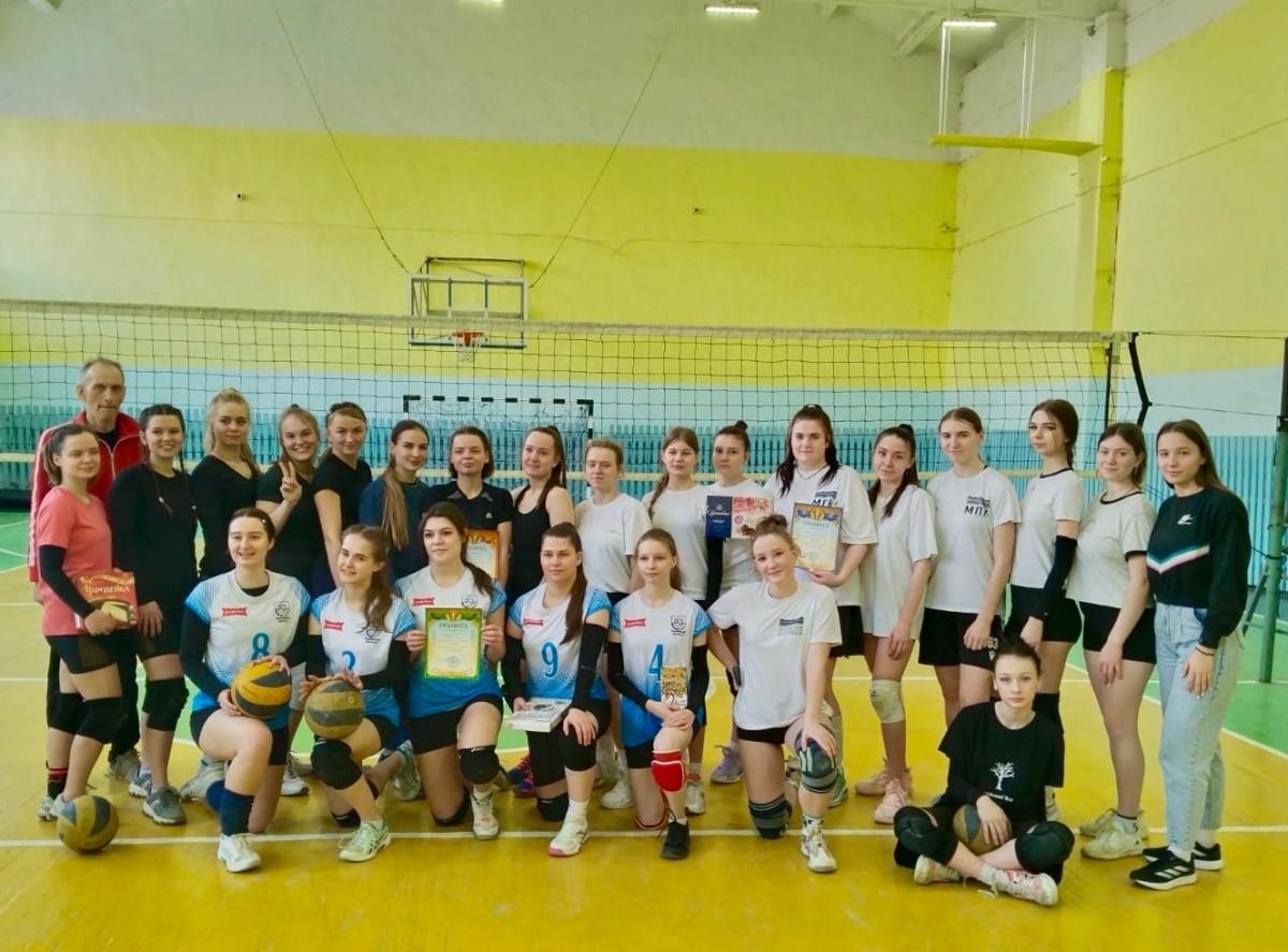 Волейбольный батл в МИВлГУ:  кто забрал Кубок?