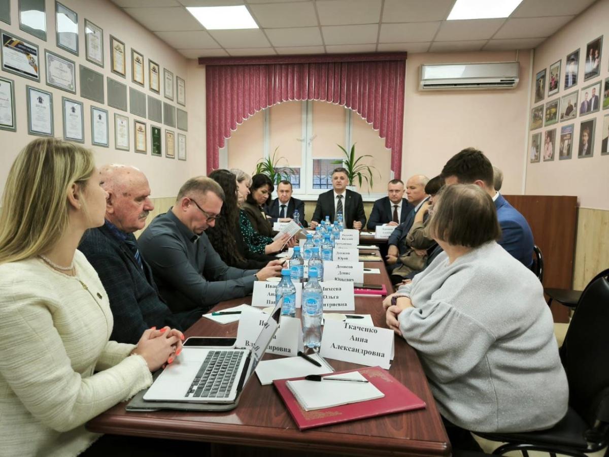 Наши будущие адвокаты и судьи обсудили будущее профессии с правовой элитой области