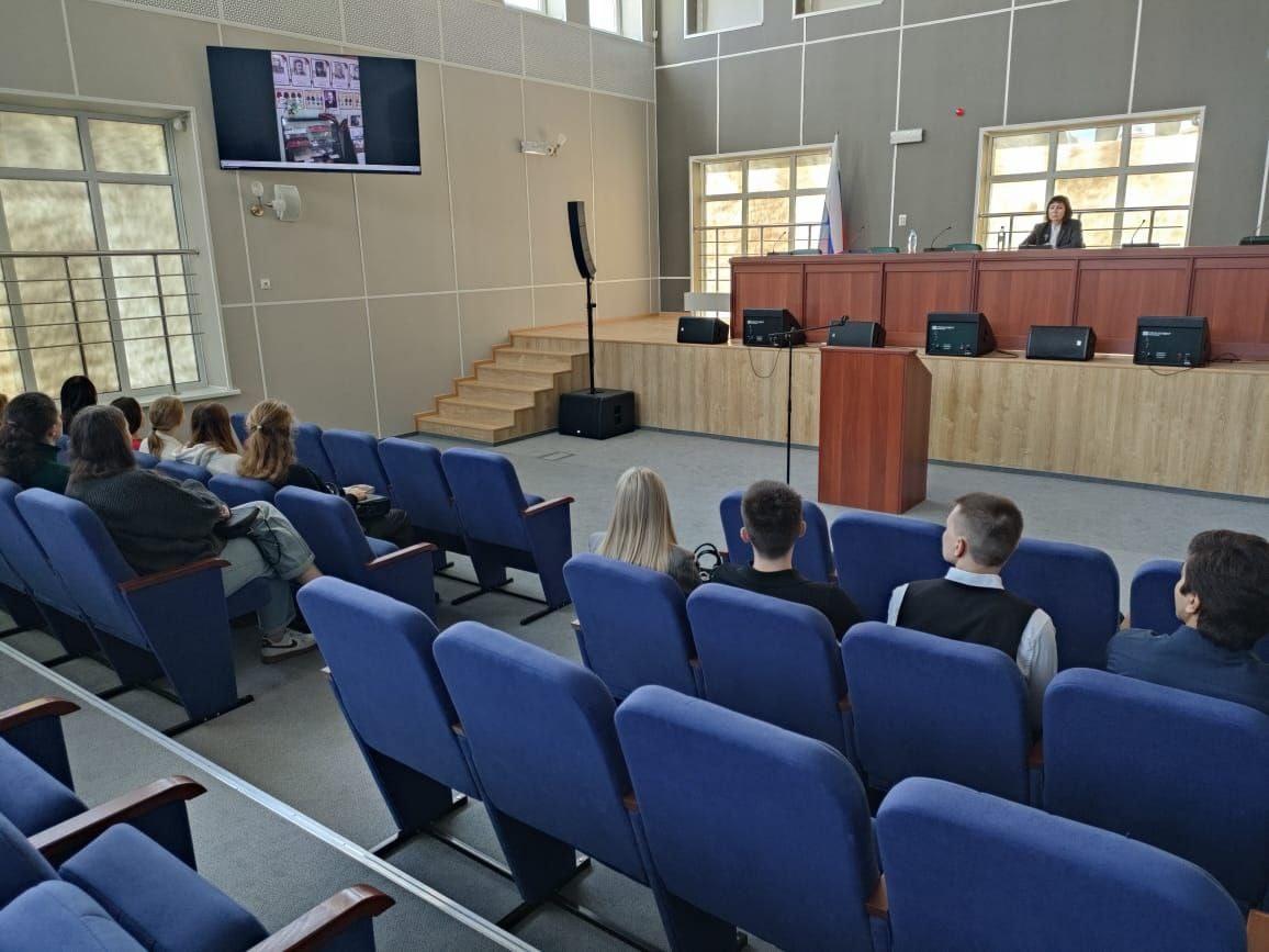 Из аудиторий - в залы судебных заседаний и кабинеты оперативной работы!