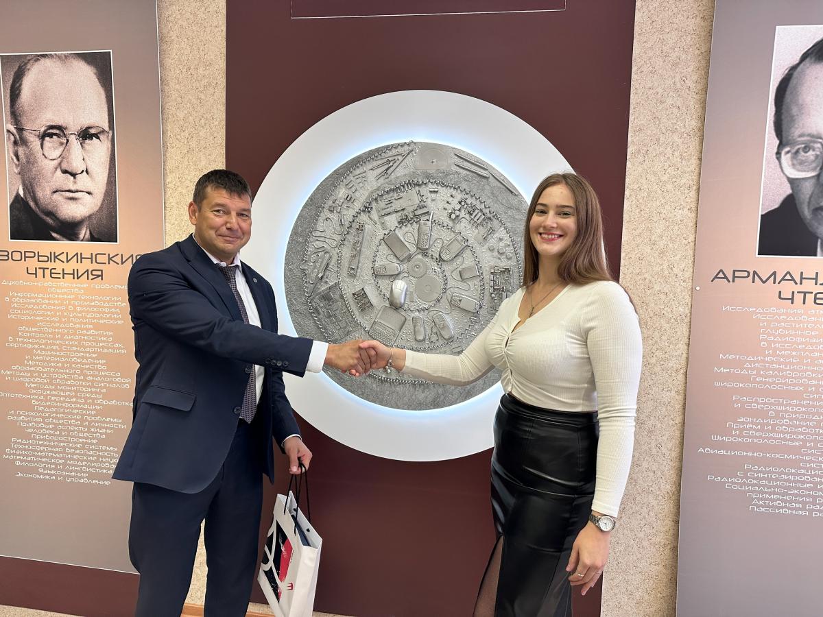 Призы от директора МИВлГУ по итогам конкурса на День машиностроителя