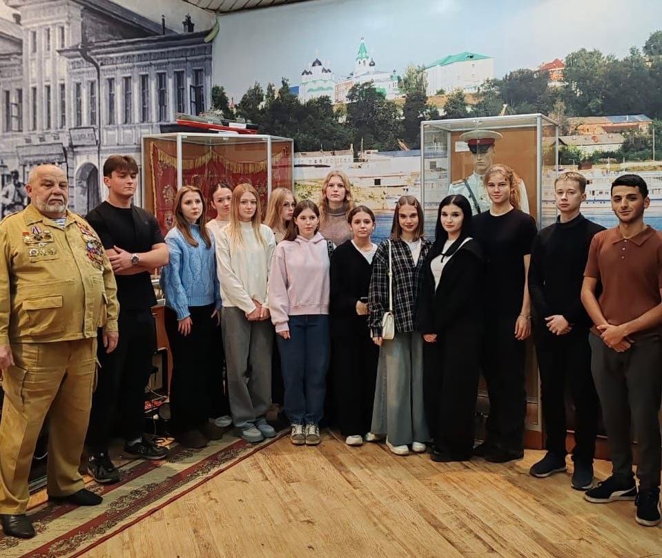 Будущие юристы МИВлГУ на выездном занятии в музее МВД