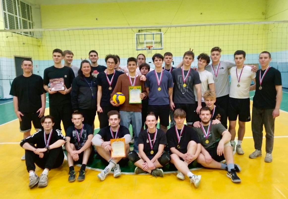 🏆 ФИТР на высоте! Стали чемпионами МИВлГУ по волейболу!