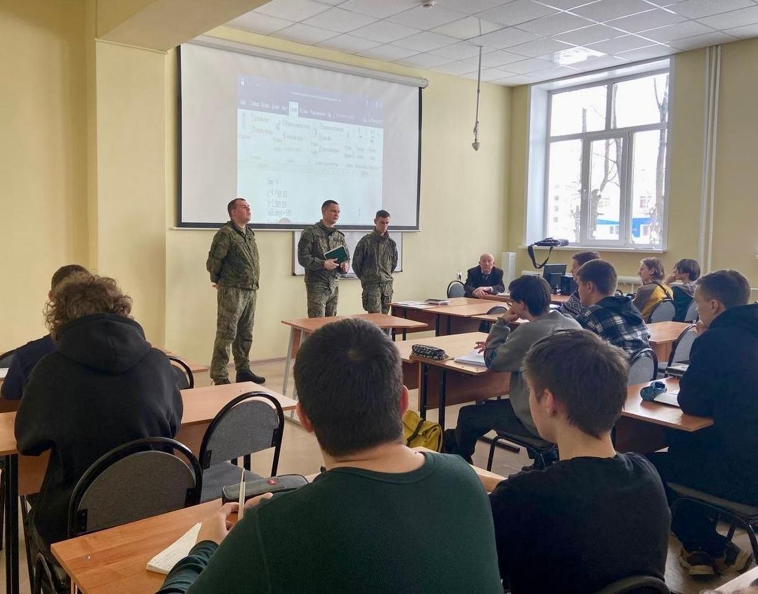 От учебы до боевого применения: встреча будущих инженеров с представителями войск БПЛА