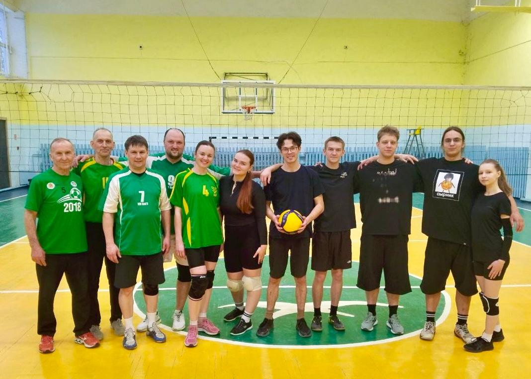 Опыт против молодости, или кто оказался быстрее, выше и сильнее в преддверии 23 февраля?