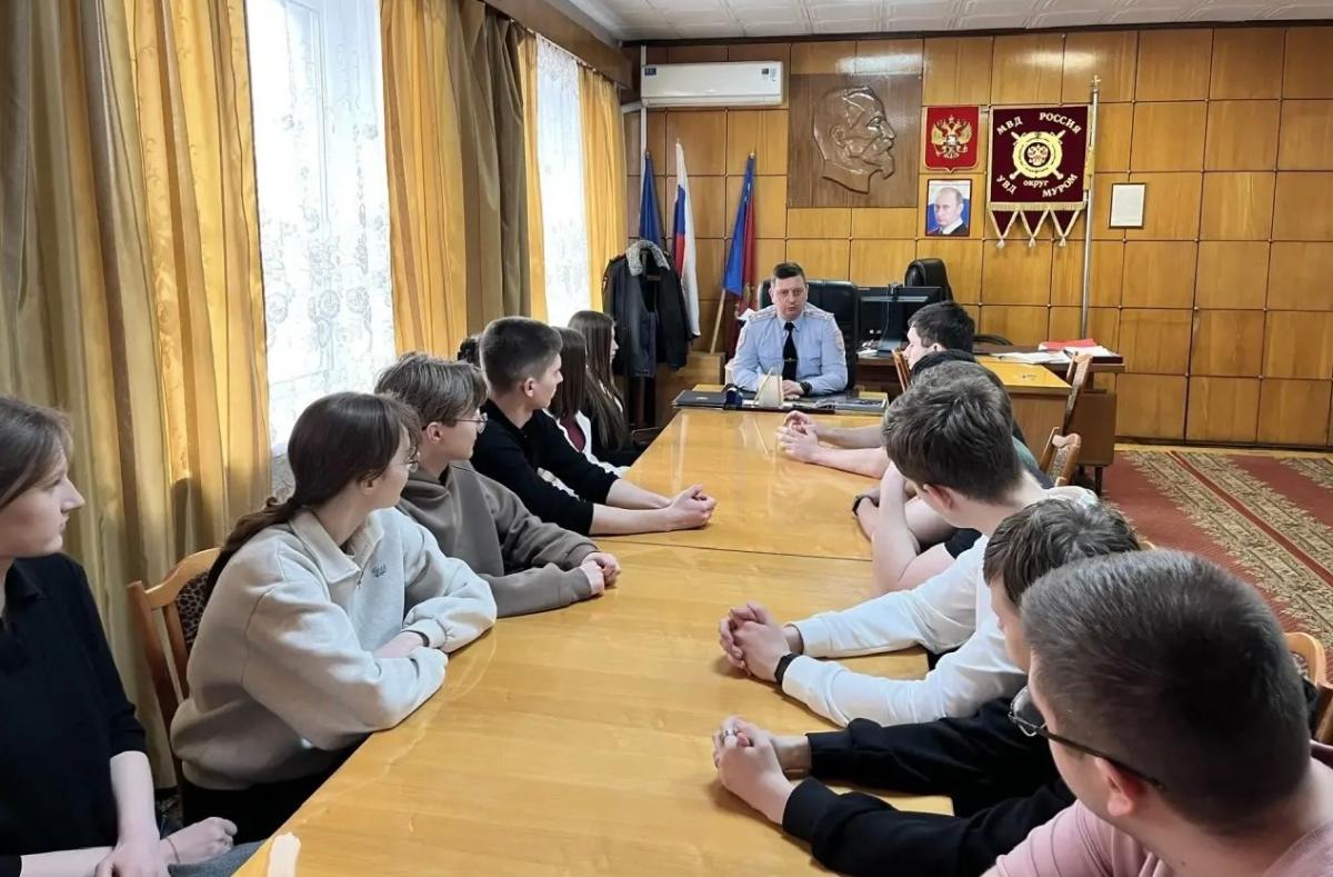 На территории закона: студенты МИВлГУ на встрече с главой Муромского отдела МВД