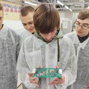 Микроэлектроника, роботы, рентгеновский контроль и карьера: как учат радиотехников в МИВлГУ