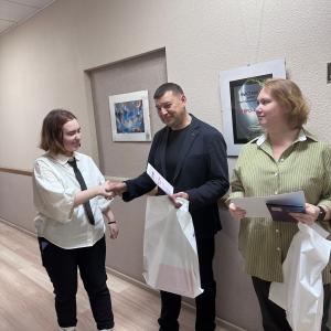 Новые вселенные в МИВлГУ: открытие выставки «Нейро-арт-2025»