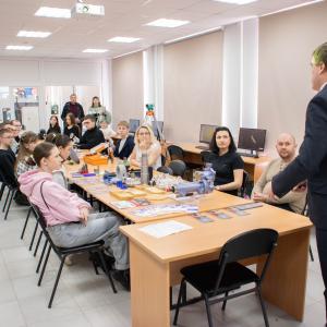 Работа в "Яндекс", стипендия в 30000 рублей, лаборатории и общежитие - День открытых дверей в МИВлГУ показал, каким бывает настоящее образование