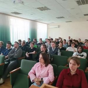 «Учиться с ИИ — или учиться обходить ИИ? Выбирать вам»